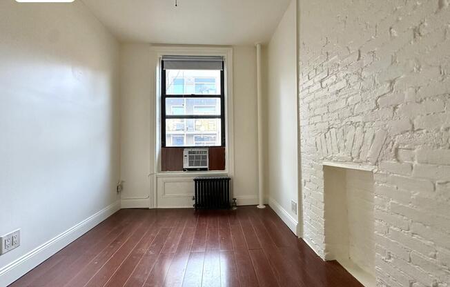 434 E 75 ST