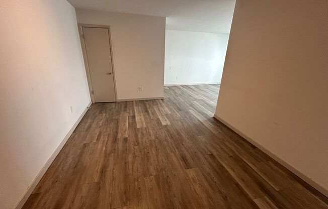 2 beds, 1 bath, $1,350, Unit 115