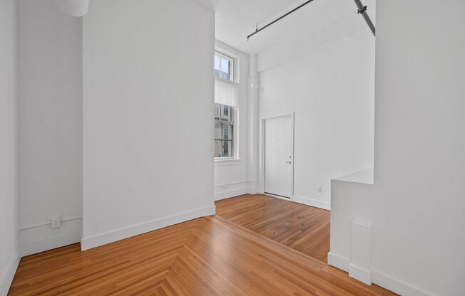 2 beds, 1 bath, 1,025 sqft, $2,912, Unit 100-204