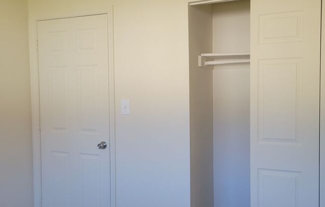3 bedroom 1.5 baths townhouse