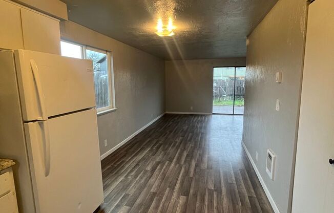 3- Bedroom 1 1/2 bath Duplex near Gateway