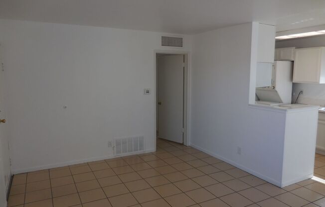 2 beds, 1 bath, $1,800, Unit # 1