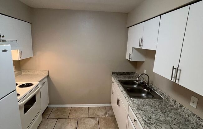 2 beds, 1.5 baths, 1,018 sqft, $1,525, Unit 1055