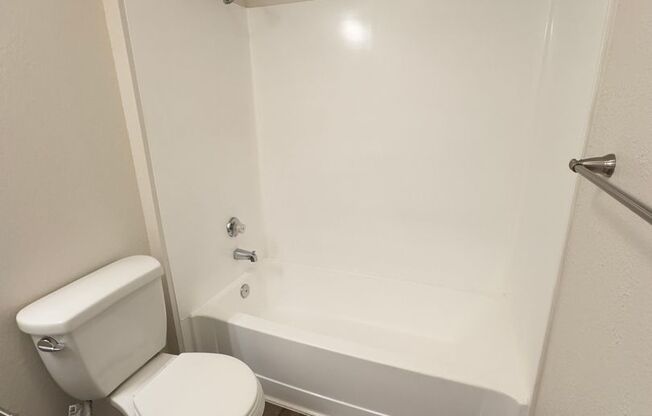 1 bed, 1 bath, 723 sqft, $1,595, Unit C10