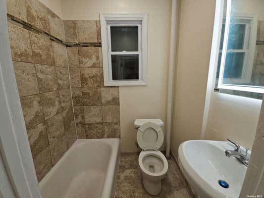 1 bed, 1 bath, $2,300, Unit 2F