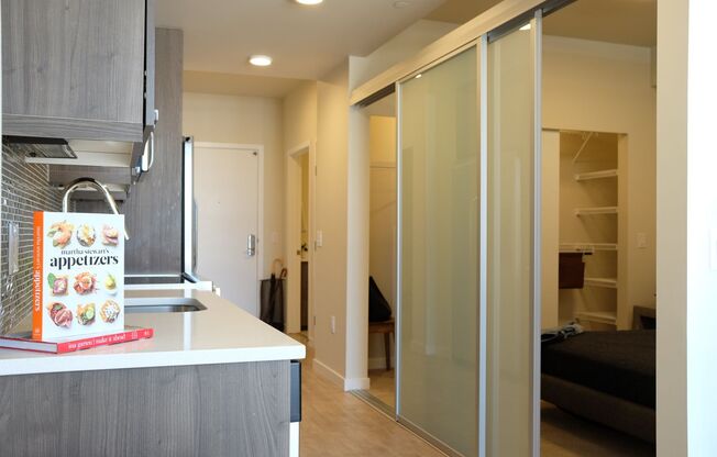 1 bed, 1 bath, 556 sqft, $2,699, Unit 517