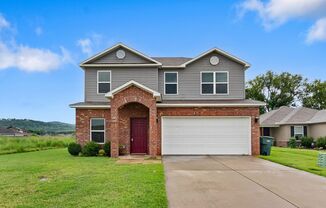 Beautiful home Located in desirable west Fayetteville neighborhood with playground