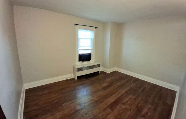 3 beds, 1 bath, $2,200