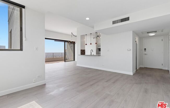 2 beds, 1.8 baths, 1,114 sqft, $5,400, Unit 1703