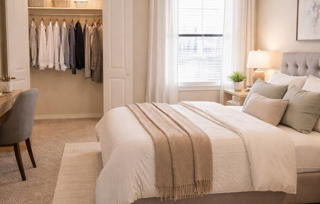 1 bed, 1 bath, 735 sqft, $1,195, Unit 0933