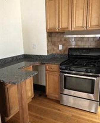 1 bed, 1 bath, 750 sqft, $2,300, Unit 2F