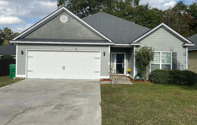 Spacious 3-Bedroom Rental Home with Charming Features in Valdosta, Georgia