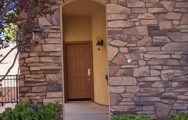 WINDSOR AT QUEENSRIDGE