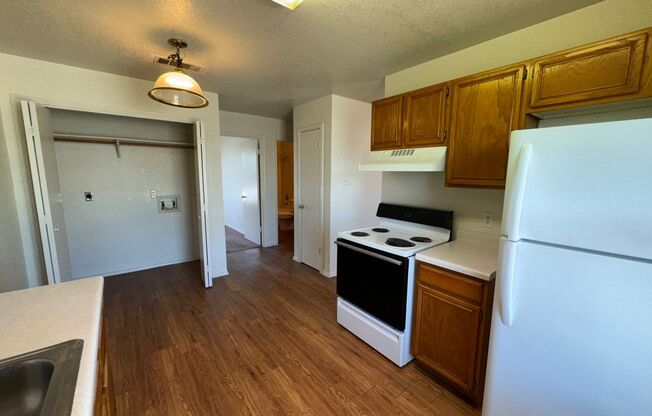 2 beds, 1 bath, 790 sqft, $675, Unit # C