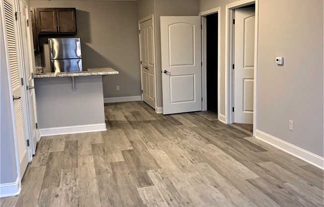 1 bed, 1 bath, 848 sqft, $900, Unit 12