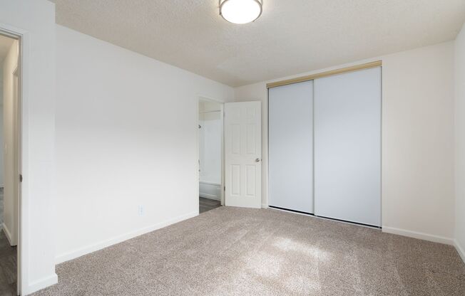 2 beds, 1 bath, 850 sqft, $1,550, Unit 750