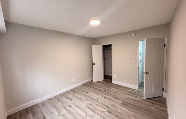 2 beds, 1 bath, $2,300, Unit 05