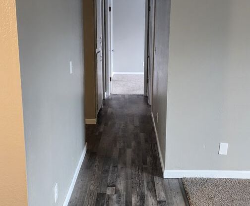 2 beds, 1 bath, 885 sqft, $750, Unit 215