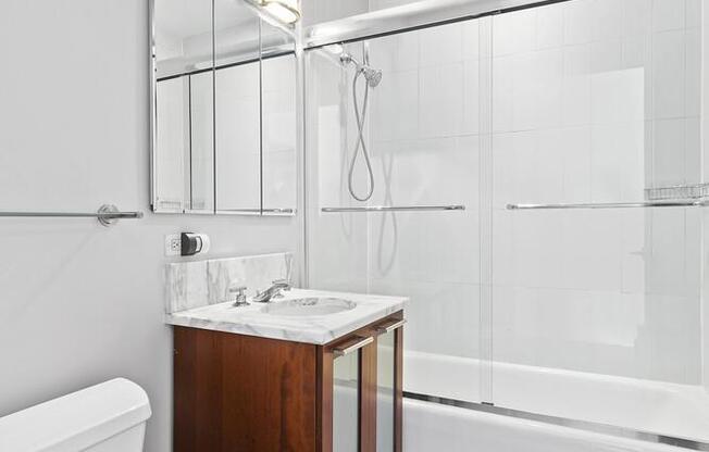 121 E 23 ST