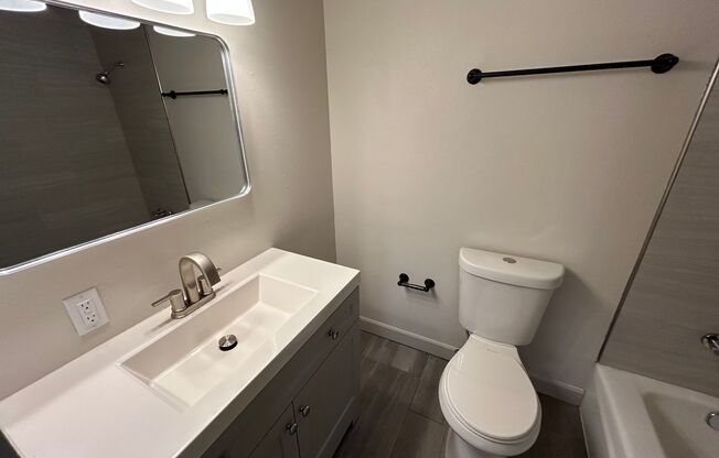 1 bed, 1 bath, $995, Unit 318