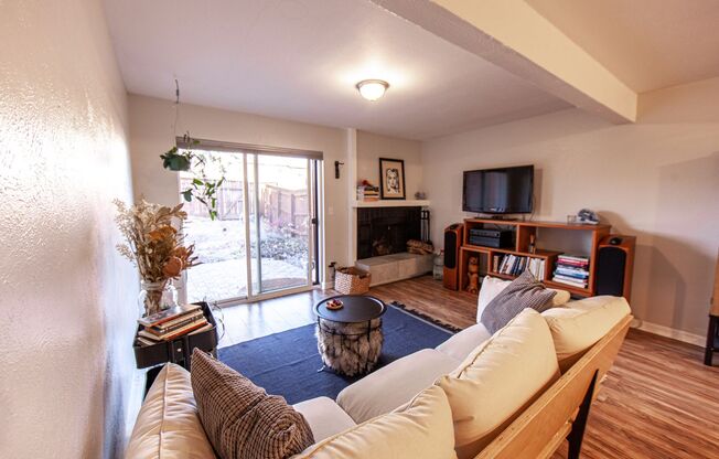 1 bed, 1 bath, $2,000, Unit UNIT 39 2