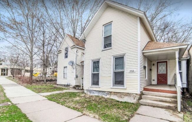 1402 North NE