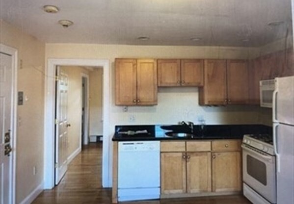 1 bed, 1 bath, 425 sqft, $2,550, Unit 10