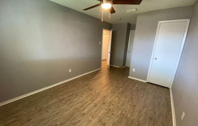 2 beds, 1 bath, 996 sqft, $1,225