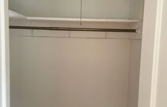 1 bed, 1 bath, 768 sqft, $1,385, Unit Royal York 112