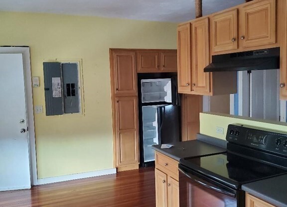 2 beds, 1 bath, 1,200 sqft, $1,675, Unit 2