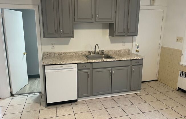 3 beds, 1 bath, 1,000 sqft, $1,700, Unit Unit 1