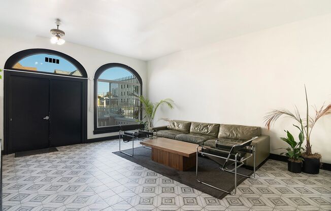 Studio, 1 bath, 214 sqft, $1,325, Unit 302