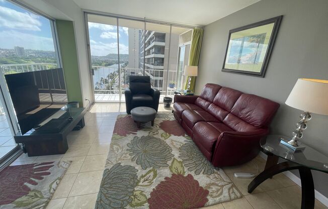 Fully furnished with amazing panoramic views.