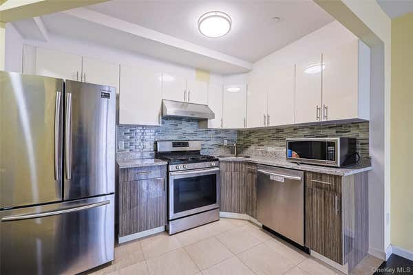 138 12 NORTHERN BLVD