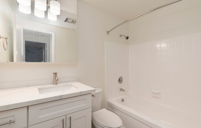2 beds, 2 baths, 1,000 sqft, $2,695, Unit 2727 - 101