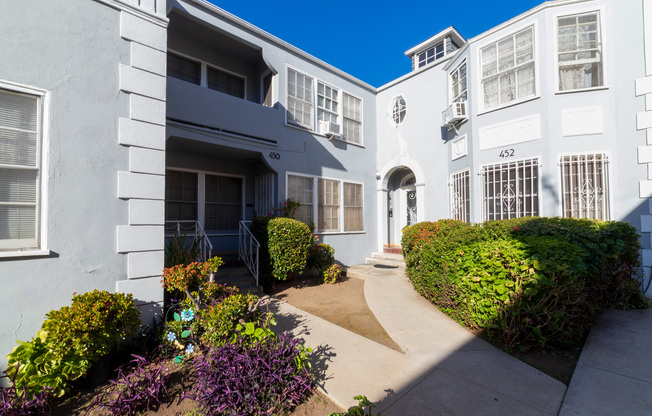 452 S NEW HAMPSHIRE AVE