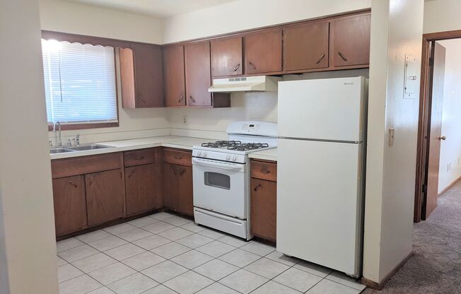 2 beds, 1 bath, $1,440, Unit 8