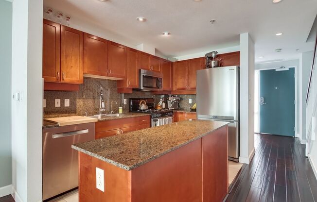 2 beds, 2.5 baths, $3,750, Unit 1112