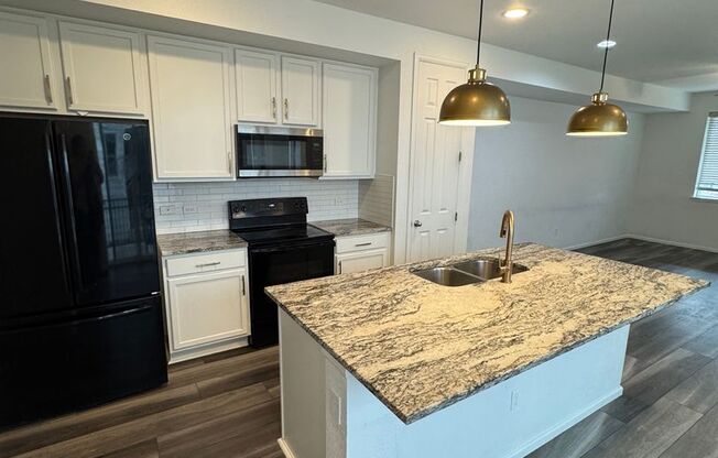 Newly Built Duplex Townhome Available in Aurora