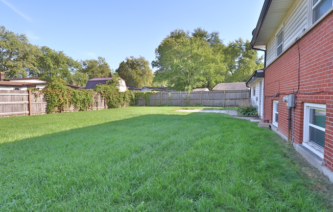 525 N PARK DR
