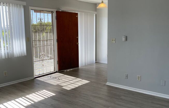 1 bed, 1 bath, 800 sqft, $1,595