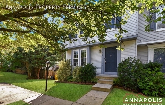 806 LILAC CT