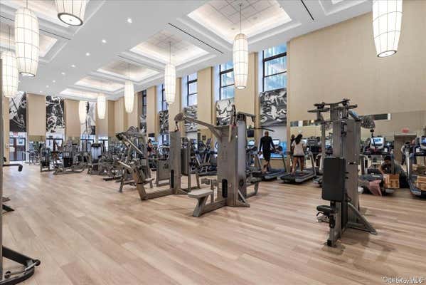 Studio, 1 bath, 400 sqft, $3,150, Unit 32F