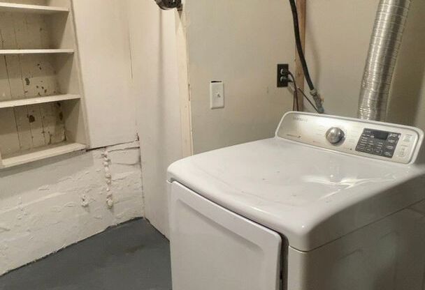 Studio, 1 bath, 700 sqft, $525, Unit Apt 101