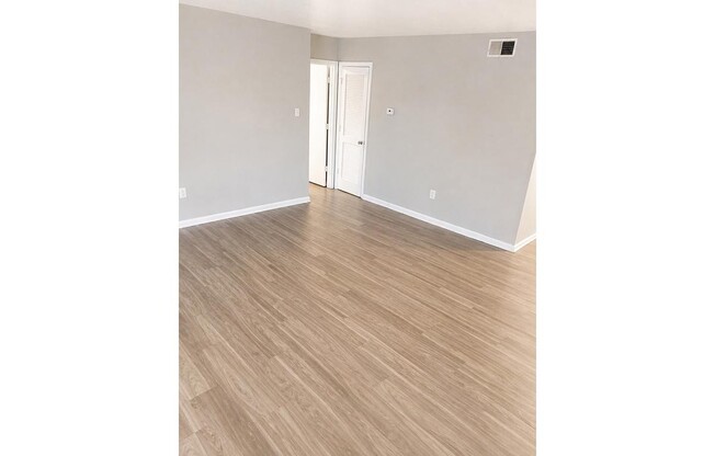 1 bed, 1 bath, 770 sqft, $810