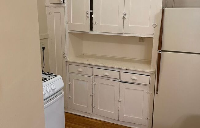 1 bed, 1 bath, 600 sqft, $969, Unit 215