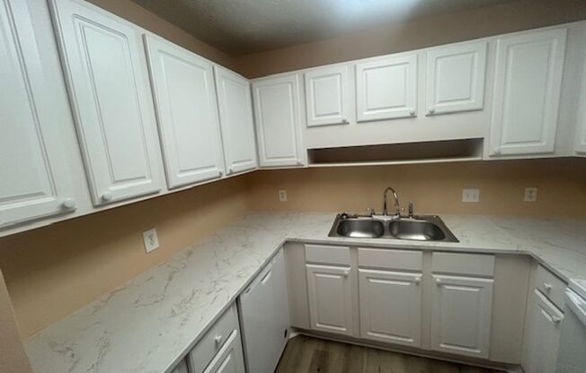 2 beds, 2 baths, $1,500