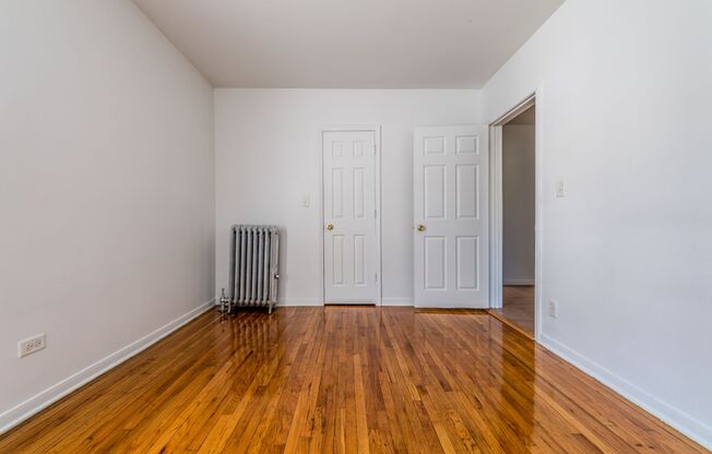 7609 S Coles