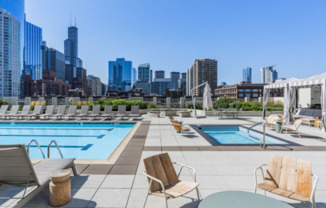 550 W KINZIE ST