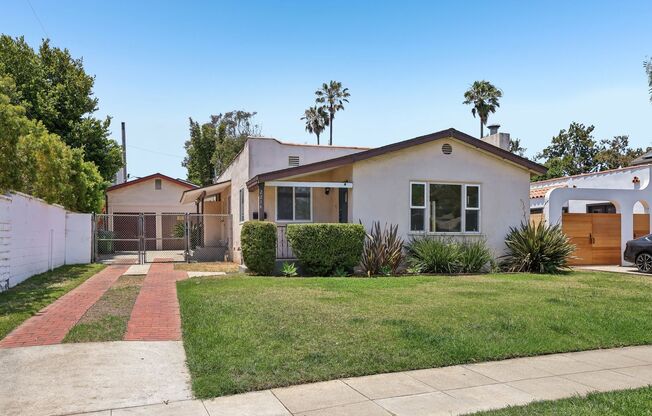 3Bd/2ba Home w/parking in Santa Monica